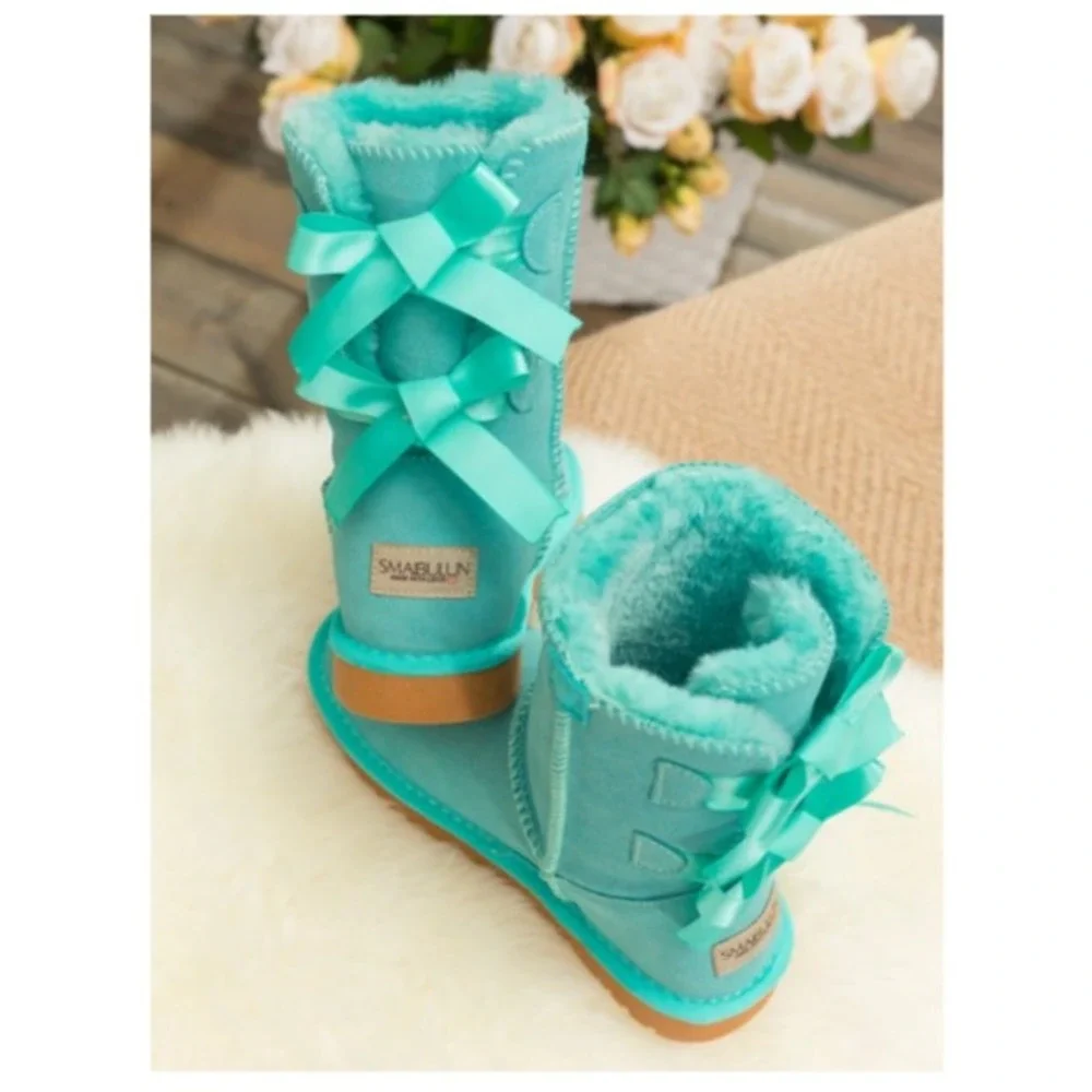 Smaibulun Ugg | Double Ballet Ribbon Bow Suede Shearling Boots - Turquoise